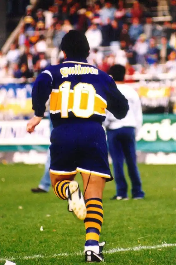 NÚMERO ICÓNICO. Diego jugando su último partido con la camiseta “10”.