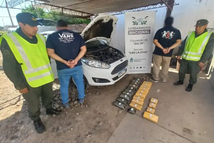 Extraen más de 24 kilos de cocaína del tanque de combustible de un auto que se dirigía a Tucumán
