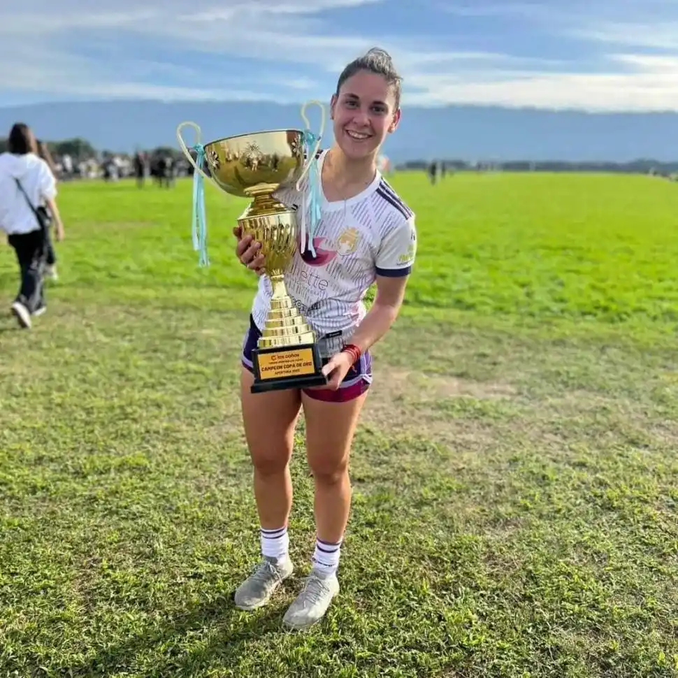 PRECISIÓN. La joven es la goleadora del equipo Messias. “El año pasado hice 36 goles. Este no fue tan bien”, confesó.