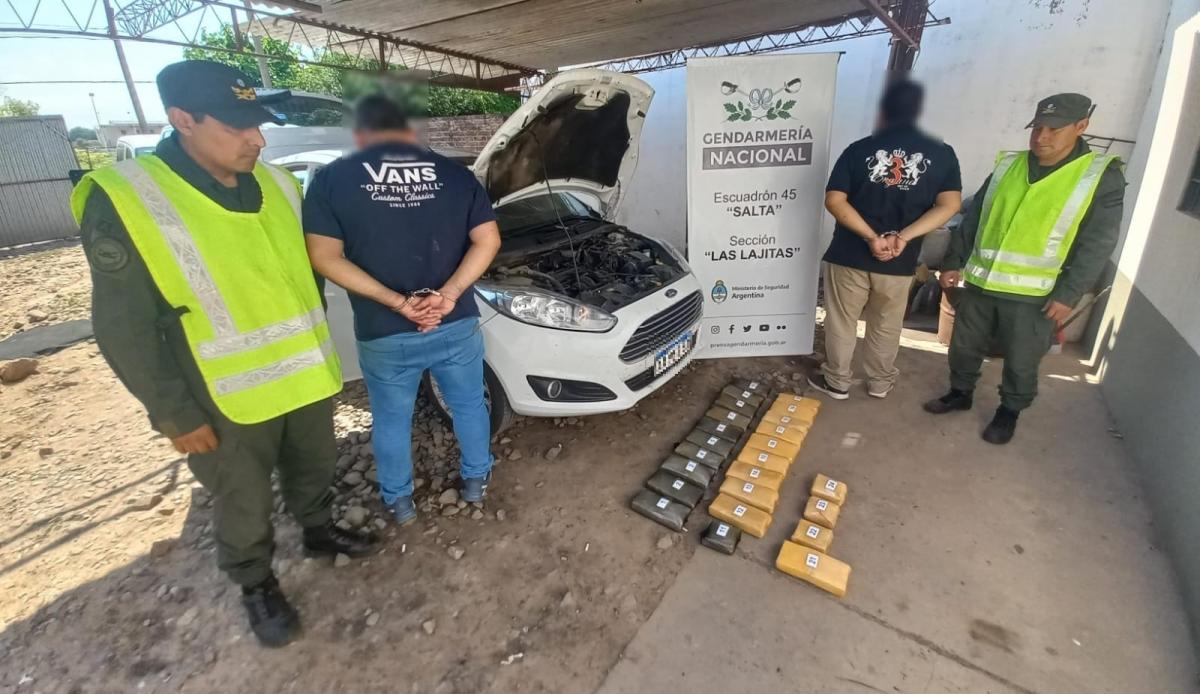 Extraen más de 24 kilos de cocaína del tanque de combustible de un auto que se dirigía a Tucumán