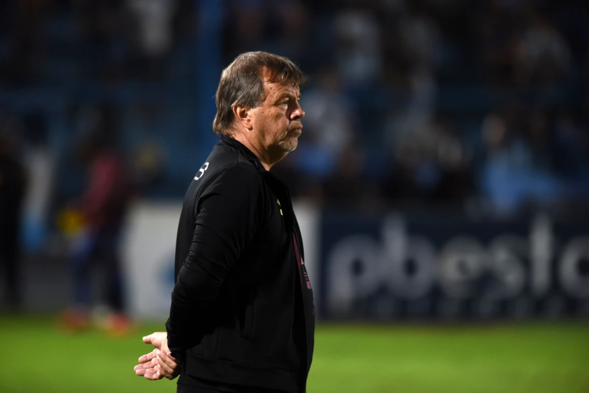 SERIEDAD. Ricardo Zielinski admitió que su equipo está pensando en el partido con Cruzeiro. FOTO: DIEGO ARAOZ - LA GACETA