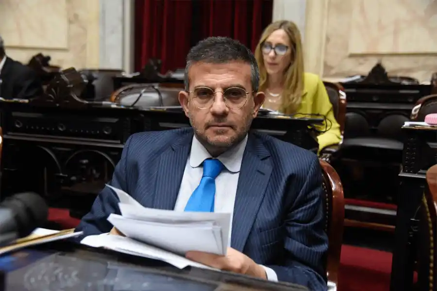 EN LA BANCA. Carlos Cisneros, diputado nacional de Unión por la Patria y referente bancario, quien presentó el amparo.