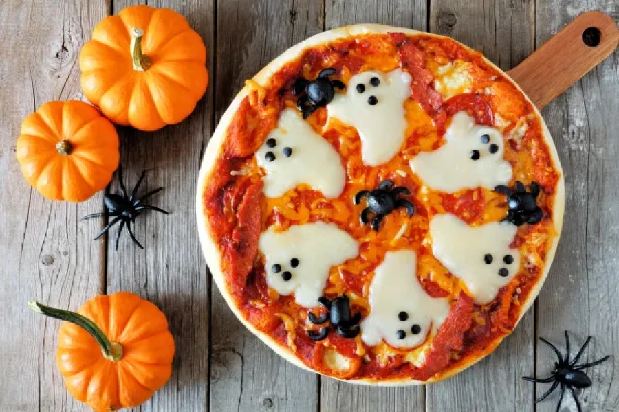 JORNADA DE HALLOWEEN. El menú del día en el comedor universitario será pizza. / PEXELS.