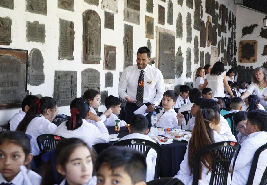 Conflictos en el aula y más allá: A los adultos les cuesta más dialogar para resolverlos que los niños