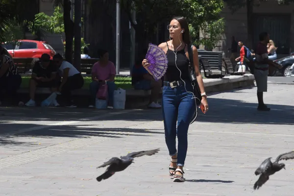 600x400_agobiante-altas-temperaturas-seguiran-marcando-semana-tucuman-1057568-084323.webp