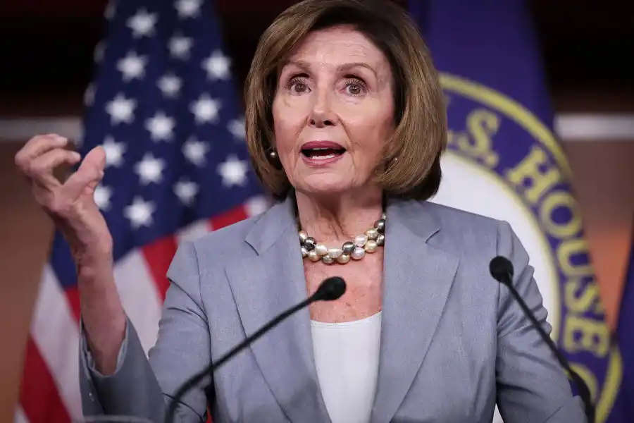 PRESIDENTA DE LA CÁMARA. Nancy Pelosi fue otra mujer que hizo historia para su país. / BRITANNICA