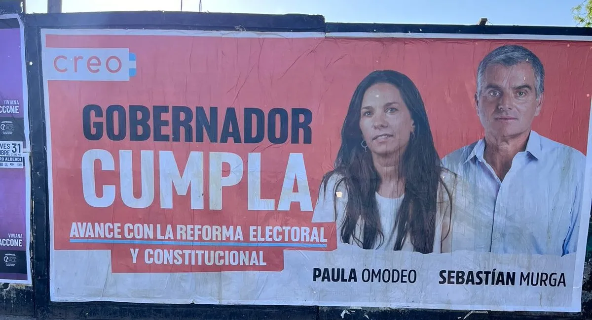 CAMPAÑA EN LA VÍA PÚBLICA. CREO le pidió a Osvaldo Jaldo que cumpla con la reforma política.