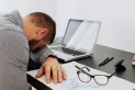 Un tercio de los jóvenes baraja renunciar a su trabajo por el burnout