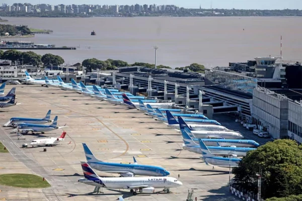 Paro de transporte: será un día con complicaciones en los aeropuertos de todo el país