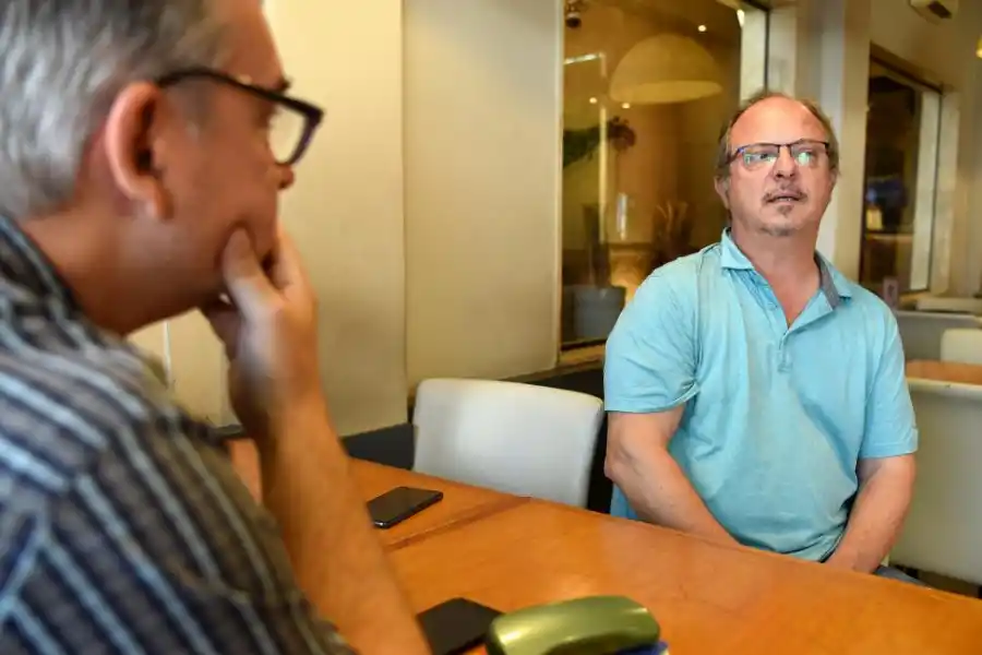 Alejandro Grimson, con LA GACETA.