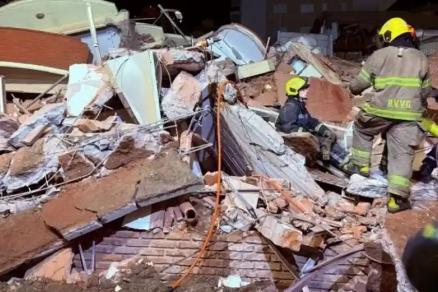 HOTEL DUBROVNIK. Continúa la búsqueda de al menos siete personas tras el derrumbe en Villa Gesell.