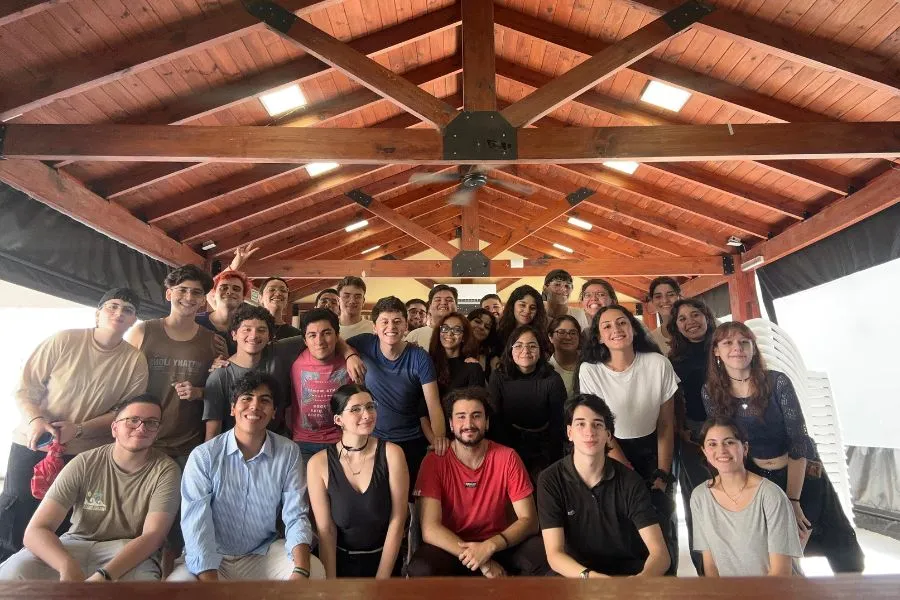 VOCES JÓVENES. El equipo organizador de la coonvocatoria./MILAGROS ARGHITTU