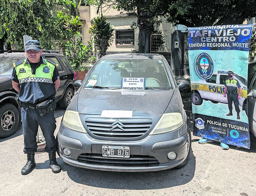 LA PRUEBA. La Policía secuestró el auto que usó el acusado para trasladarse hasta la casa de la víctima.