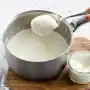 Cómo hacer yogur griego casero: la receta fácil con pocos ingredientes y rica en proteínas
