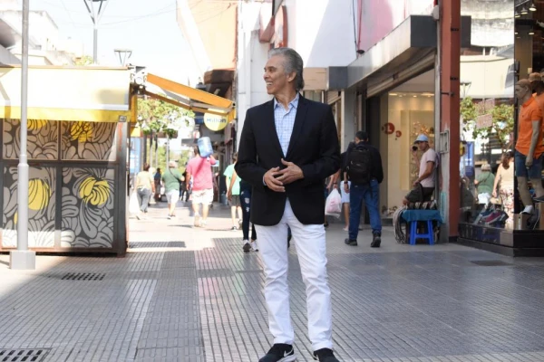 VIDEO. Jairo en Tucumán: canciones inevitables de “La Negra” y una voz imprescindible