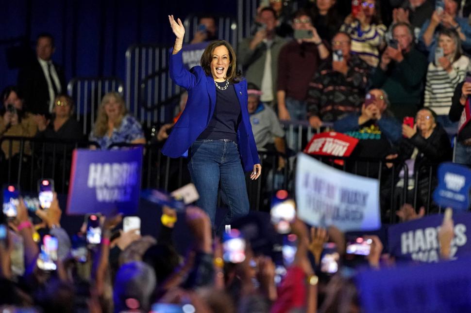 DEMÓCRATAS. Kamala Harris moviliza a multitudes en sus mitines.