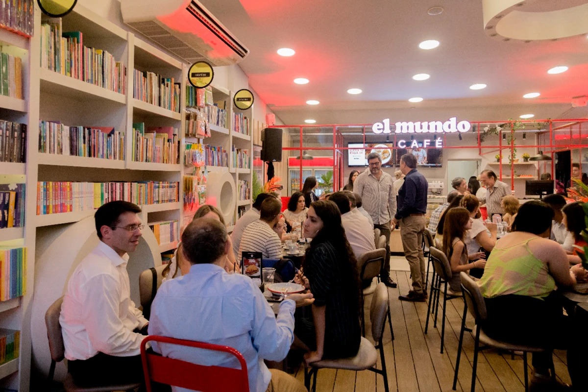 Panaderías El Mundo inaugura su décimo tercera sucursal en la Facultad de Derecho