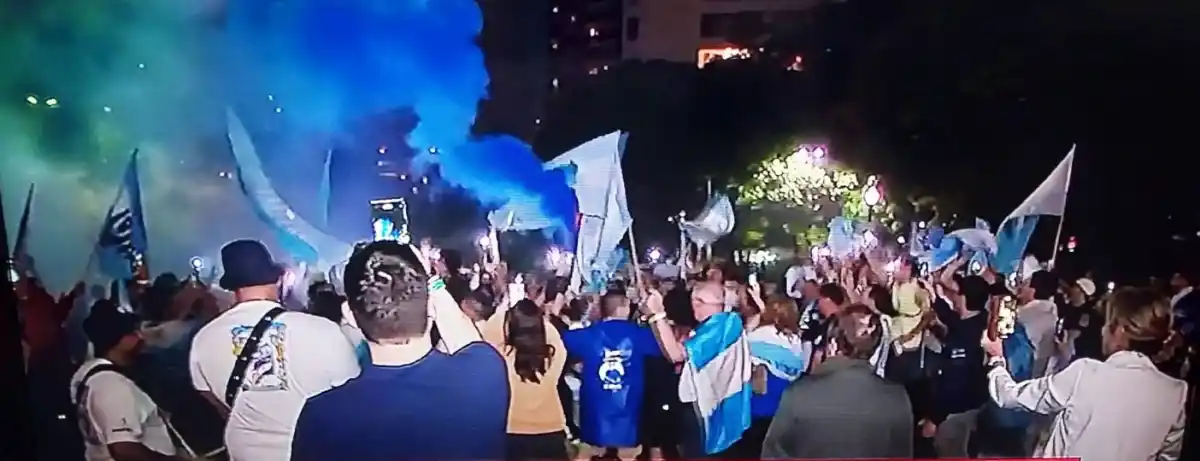 La Colapintomanía invade una plaza de San Pablo antes de las carreras de mañana por el Gran Premio de Brasil