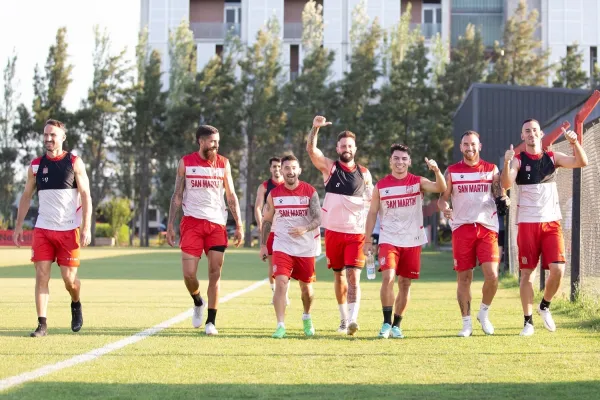 El equipo que Diego Flores tiene en mente para jugar la final de la Primera Nacional contra Aldosivi