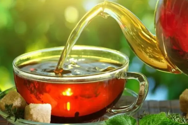 Tomá esta infusión cada mañana y notá cómo se desinflama tu abdomen