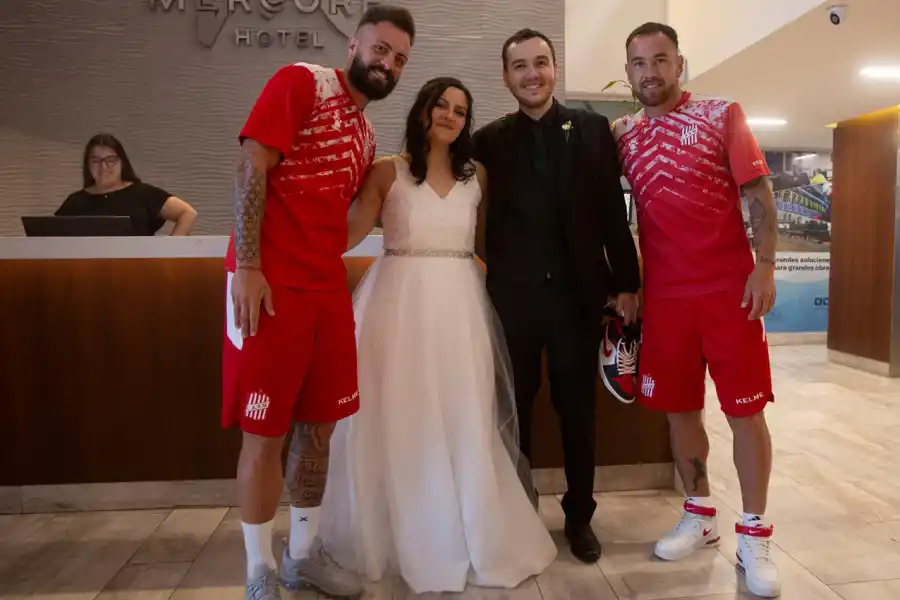 San Martín de Tucumán buscó refugio pero le fue imposible escapar de la pasión de los hinchas