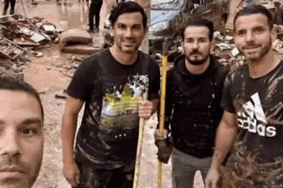 Tino Costa, ex San Martín de Tucumán, mostró su versión más solidaria desde Valencia