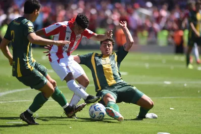 Levi, Vera y Fedele, los únicos que zafaron en el 1x1 de la decepcionante caída de San Martín