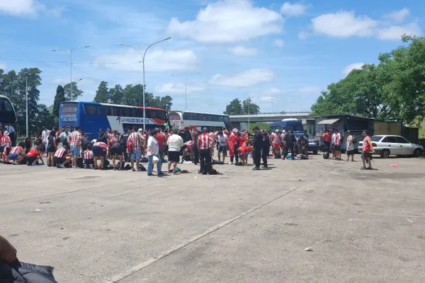 Capítulo 7 de la Bitácora del hincha de San Martín de Tucumán: más controles, más demora