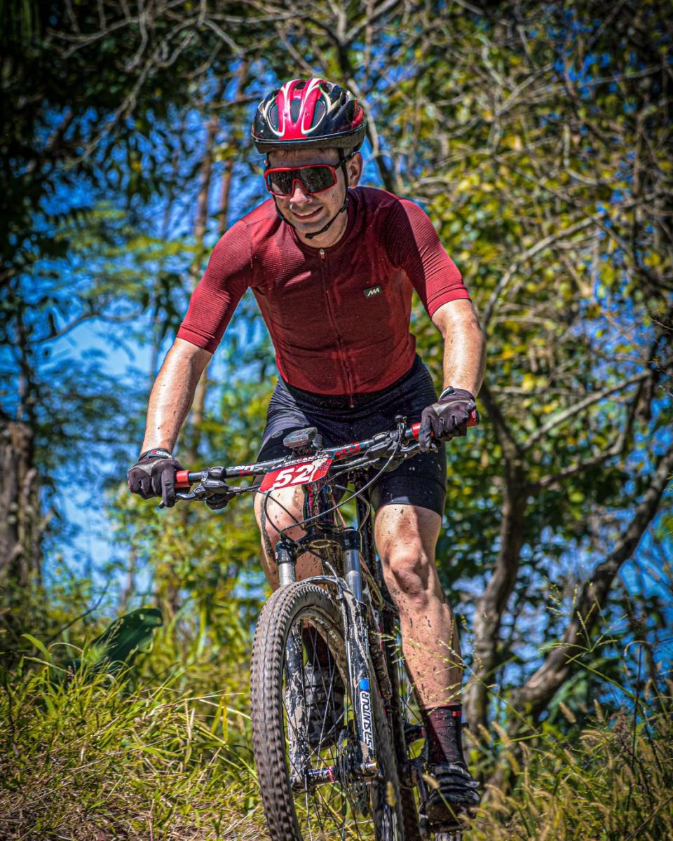 En Las Cañas con el fútbol y en la senda con la bici, disfruta en igual medida