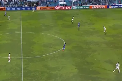 Video: mirá el error de la defensa de Sarmiento de Junín que terminó en el gol de Atlético