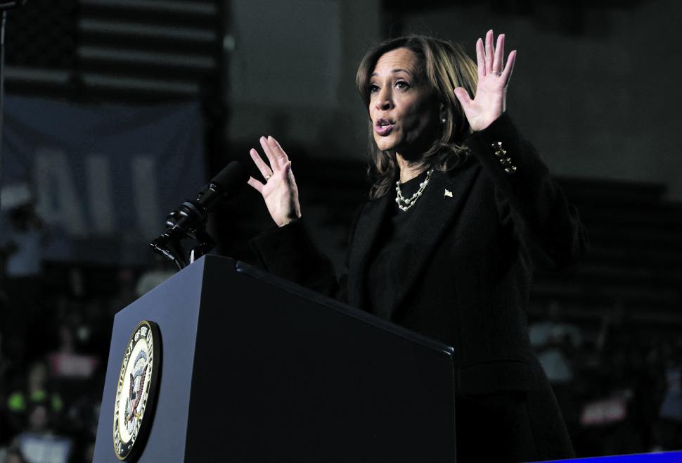 CIERRE. Harris terminó su campaña con un mitin en Pensilvania.