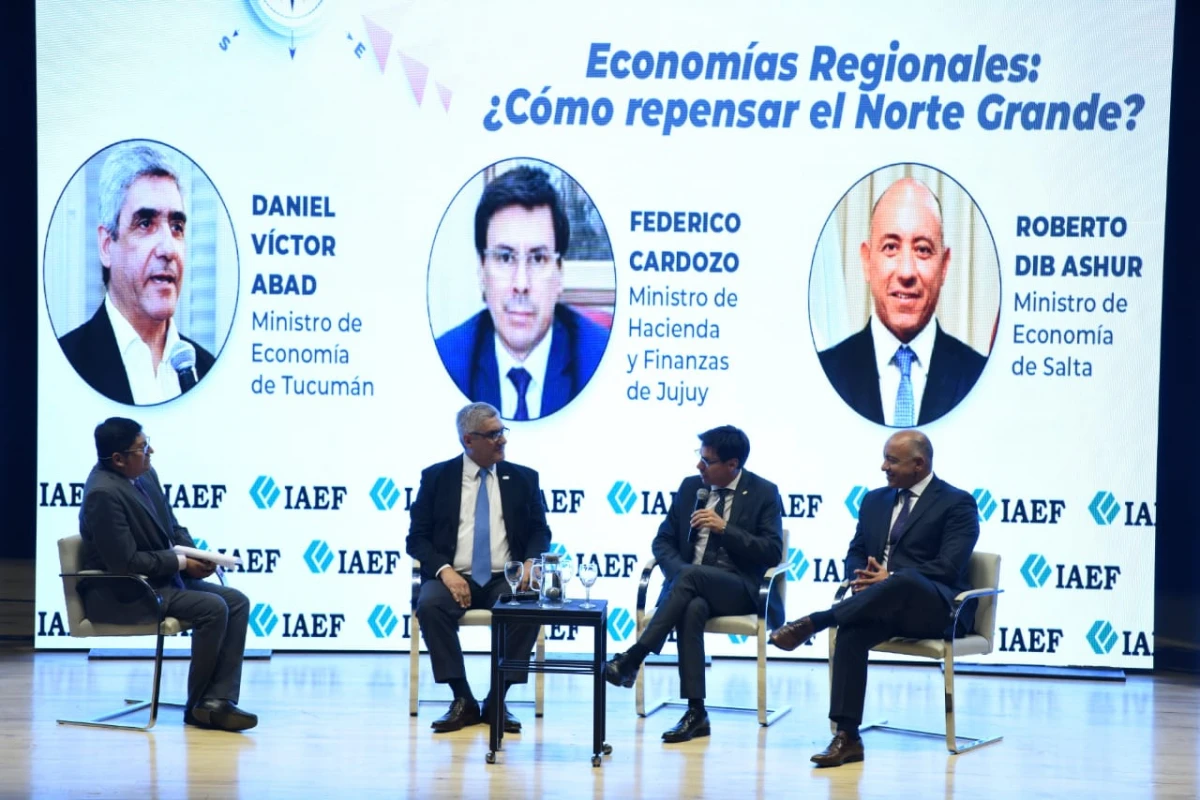 CONGRESO DE ECONOMÍA Y FINANZAS. Ministros de Economía de Tucumán,  Daniel Abad; Federico Cardozo (Jujuy) y Roberto Dib Ashur (Salta).