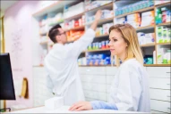 Cuánto cobra un empleado de farmacia en agosto de 2026: salarios por categoría y adicionales