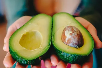 El infalible método para guardar las paltas en la heladera y que no se estropeen rápido