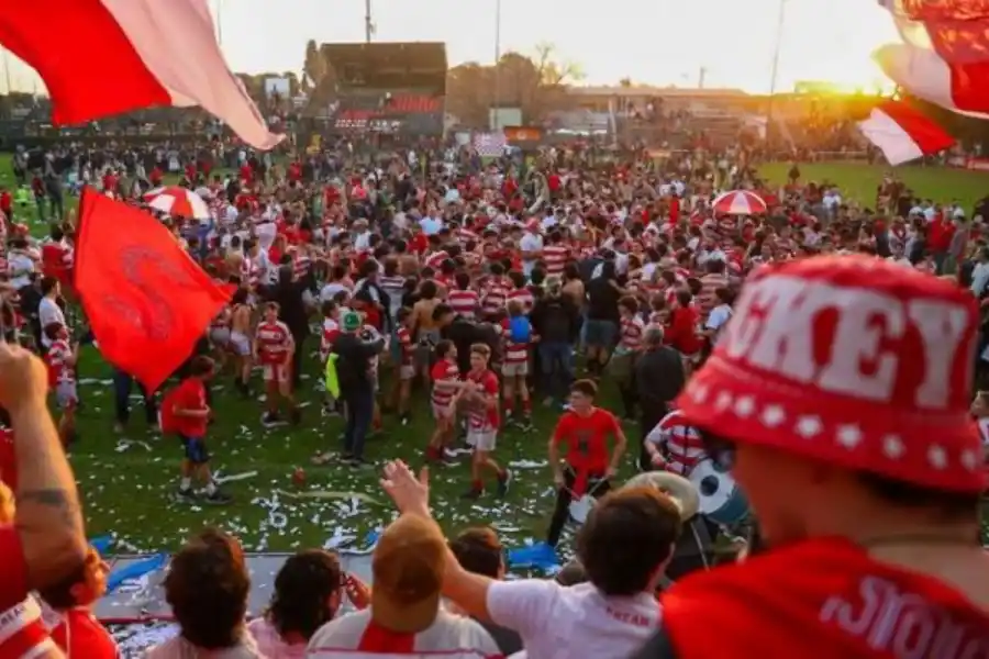 LOS ESPERAN. Los hinchas cordobeses aportarán mucho colorido.