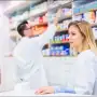 Cuánto cobra un empleado de farmacia en agosto de 2026: salarios por categoría y adicionales