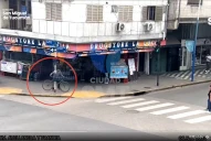 Un hombre robó una bicicleta en avenida Avellaneda y quedó grabado por las cámaras de seguridad