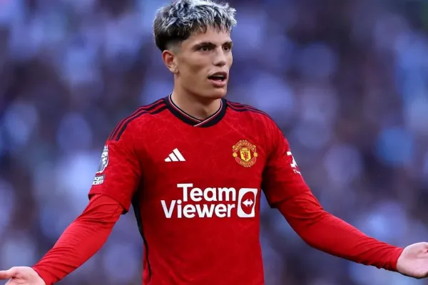 El cruce de Garnacho con un fanático de Manchester United: “¿Por qué no jugás vos?