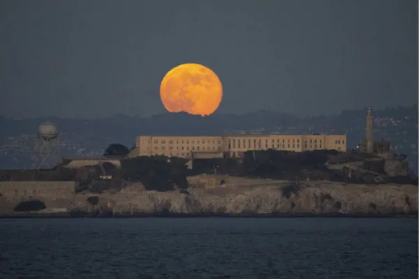 Cuándo se verá la Luna de Castor, la última superluna del año: dos rituales de purificación