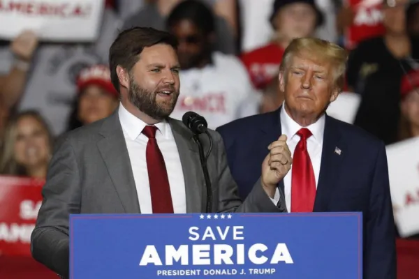 Quién es J. D. Vance: de tratar de idiota a Donald Trump a ser su vicepresidente