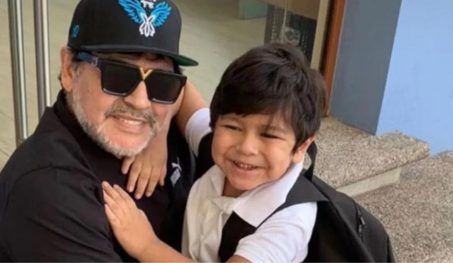 Diego Maradona junto a su hijo menor, Dieguito Maradona