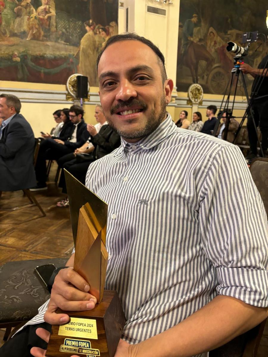 Álvaro Medina, tras recibir el premio.