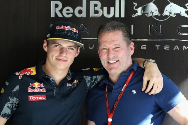 ¿Un guiño a Colapinto? El padre de Max Verstappen eligió al piloto que debería reemplazar a “Checo” Pérez en Red Bull