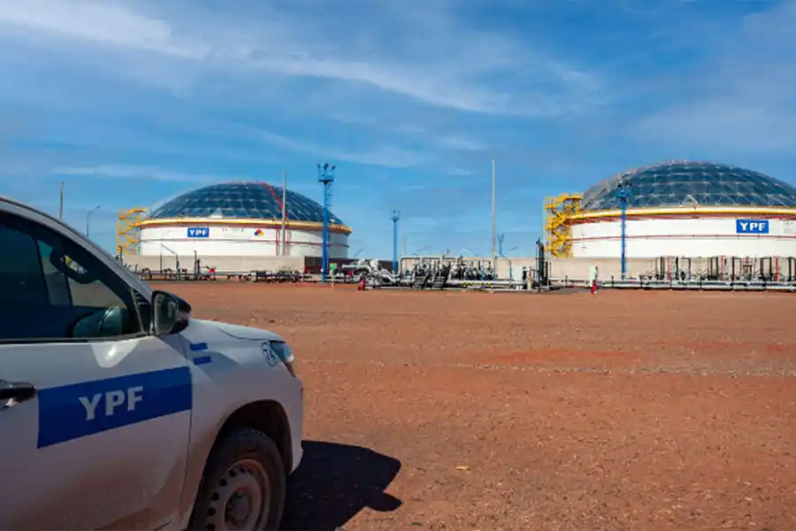 YPF puso en marcha la primera cabecera de despacho de crudo de gran escala en Vaca Muerta