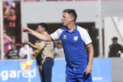 Estoy tranquilo por el esfuerzo de los chicos, la frase de Facundo Sava tras la derrota de Atlético Tucumán