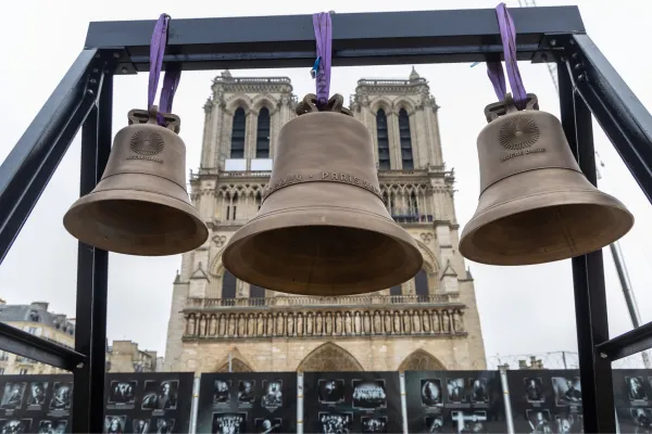 Las campanas de Notre Dame sonaron por primera vez desde el devastador incendio de 2019