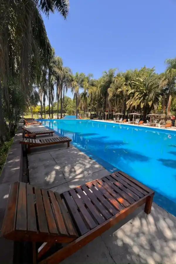 Agua, sol y mucha diversión en los Toboganes Acuáticos de La Rinconada