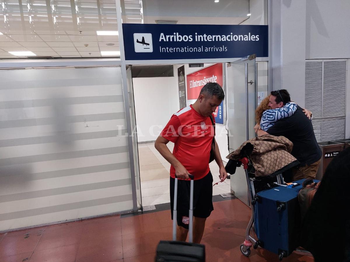 EN TUCUMÁN. El plantel, con Diego Flores a la cabeza, arribó a nuestra provincia en horas de la mañana. 