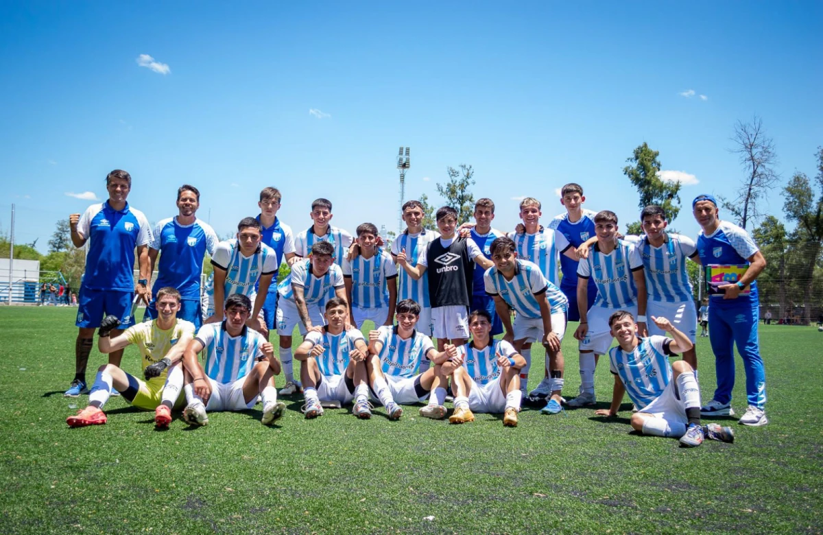 LA QUINTA. La categoría de formativa cuenta con la dirección técnica de Fernando Fontana, José Vallcaneras como ayudante de campo y Andrés Quintana es el preparador físico.