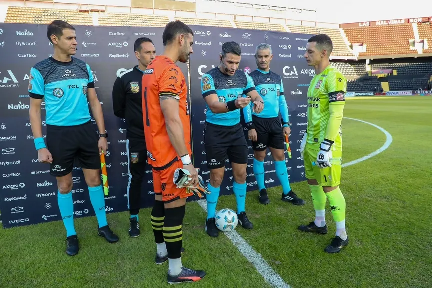 ANTECEDENTE. Andrés Gariano dirigió a San Martín por última vez en la eliminación contra Almirante Brown, por los 32avos de la Copa Argentina.